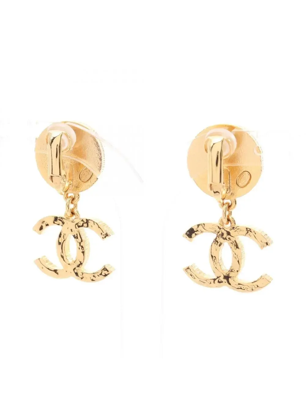 CHANEL elevate your